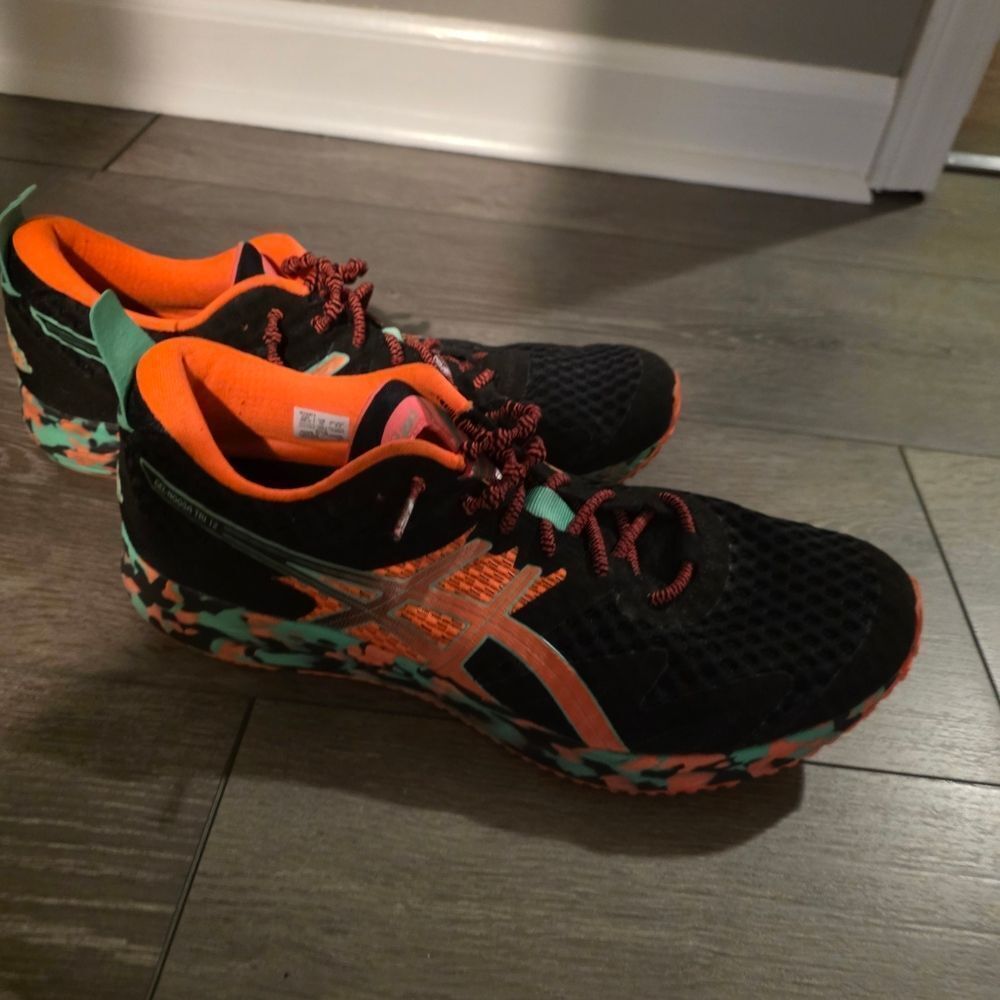 FLASH SALE- Men's ASICS Gel-Noosa Tri 12 Black and Neon Running Shoes - Picture 4 of 9